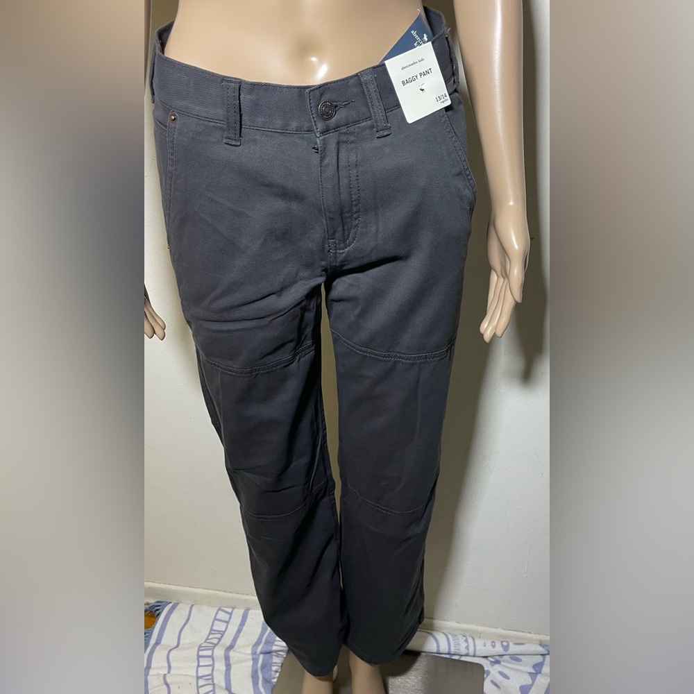 Sz 13/14 Abercrombie youth grey baggy Cargo Pants zipper and button closure